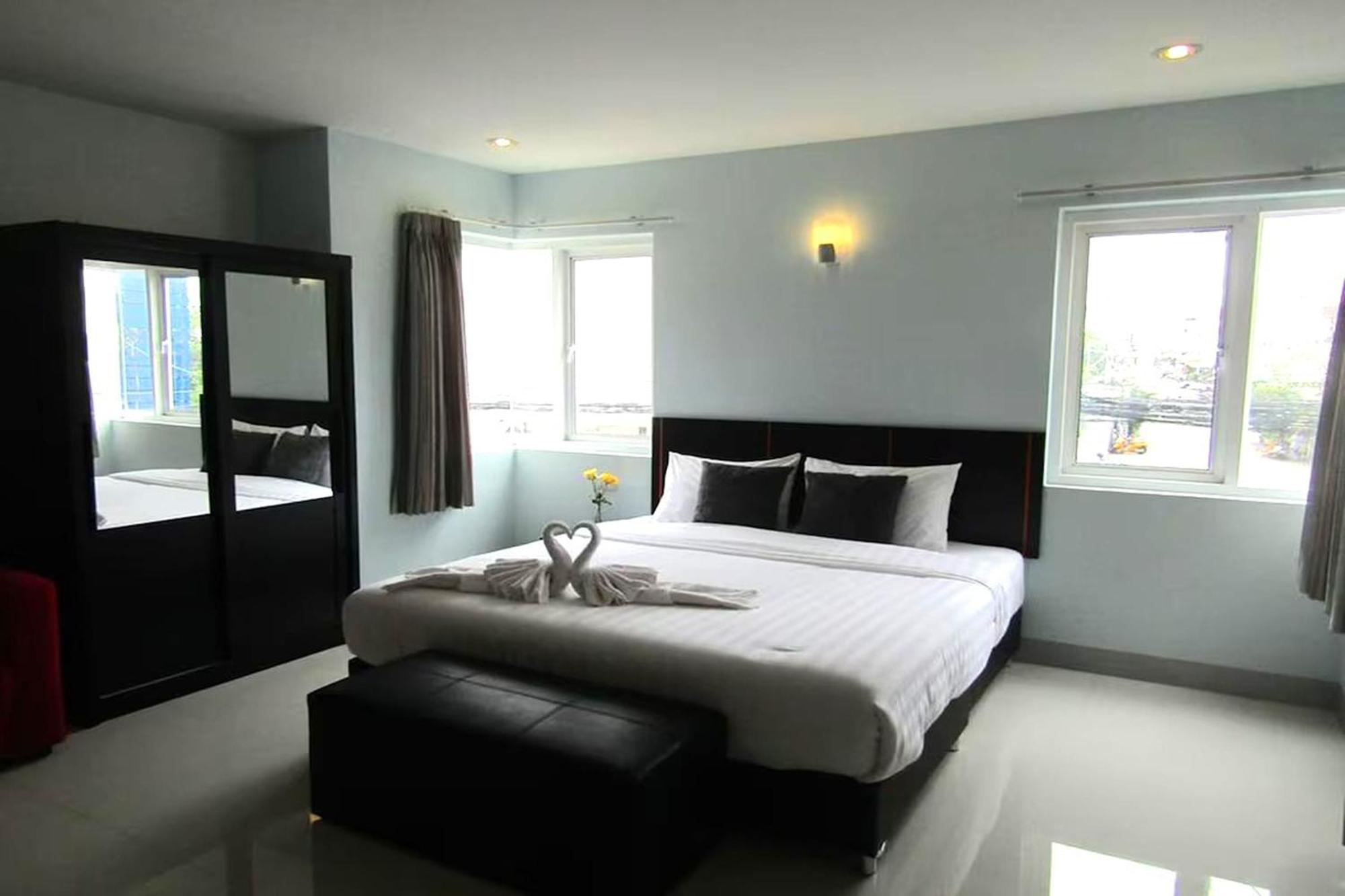 La Viva Hotel Buriram Exterior photo