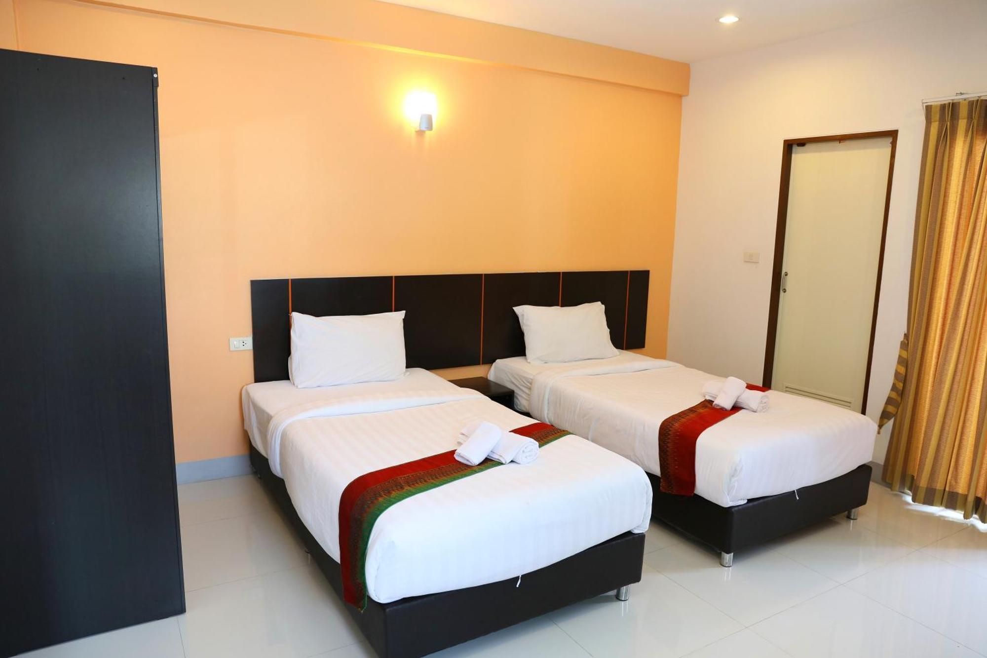 La Viva Hotel Buriram Exterior photo