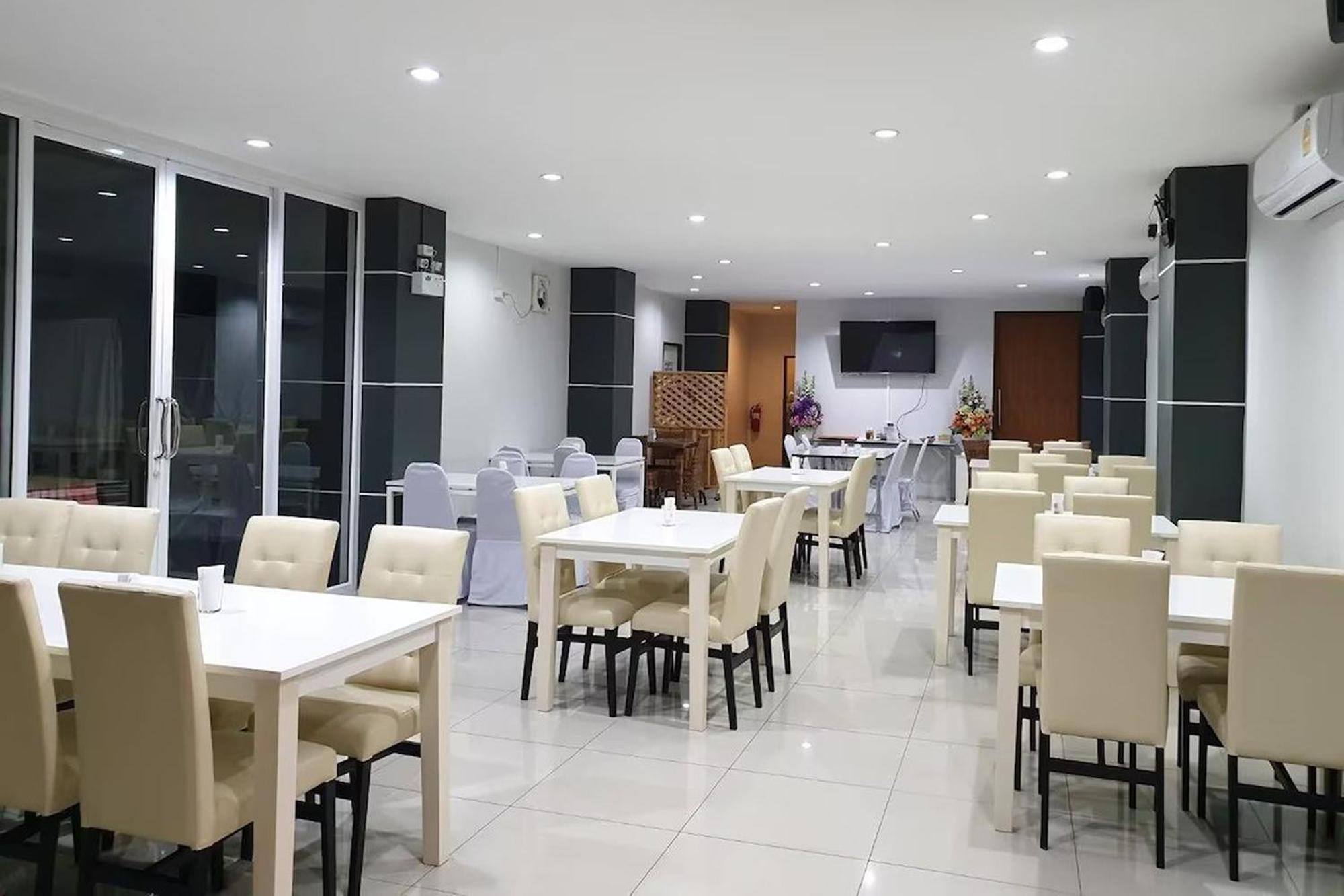 La Viva Hotel Buriram Exterior photo